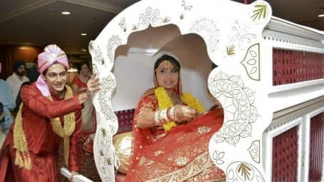 Bride in the Doli on her way out of the ceremony in Pittsburgh PA